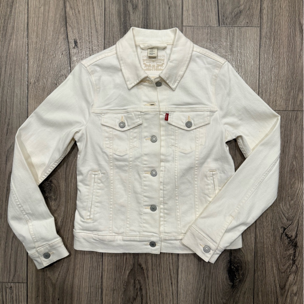Levi's White Jean Jacket Timeless Style